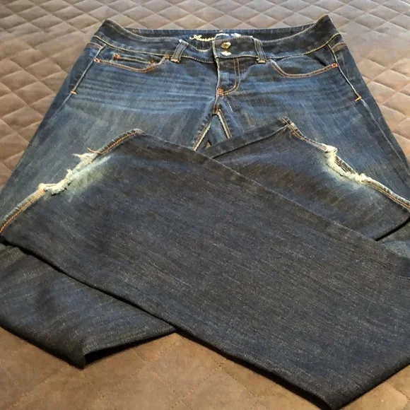 American Eagle Stretch Jeans - Picture 3 of 9
